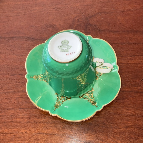 Rare Aynsley vintage bone china tea cup & saucer, bright green/gold gilt trim - Picture 4 of 10